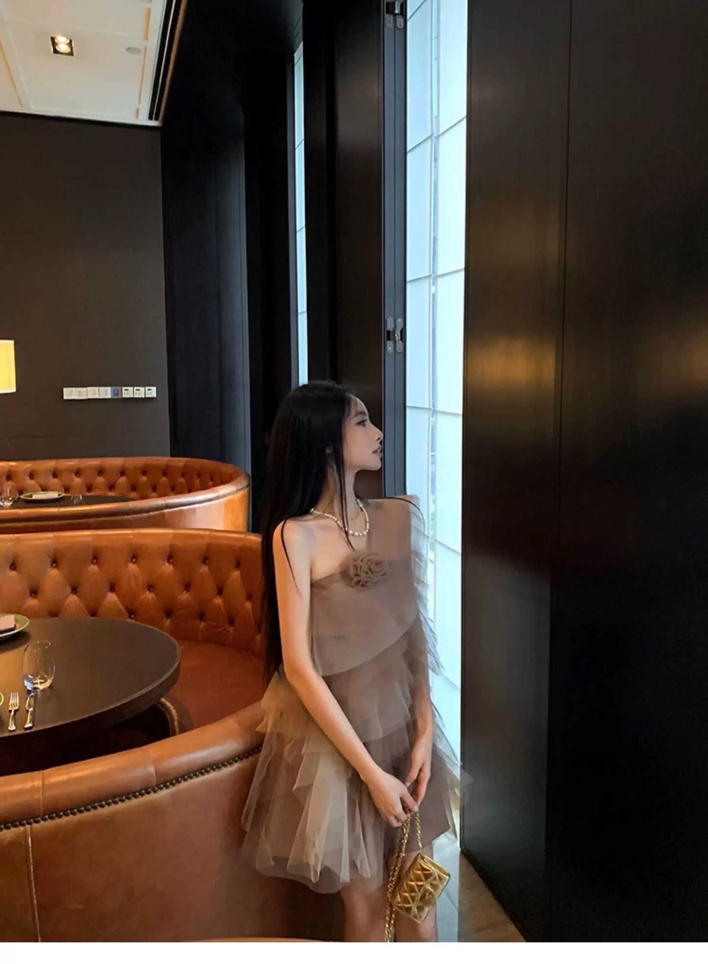 让他心动 氛围感斜肩层次感花朵纱裙 Make His Heart Flutter – Romantic Asymmetrical Shoulder Layered Tulle Dress with Floral Details