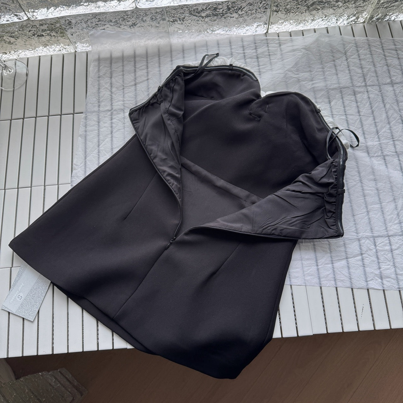 浪漫独宠 小众设计黑白玫瑰连衣裙 Exclusively Romantic – Niche Design Black and White Rose Dress