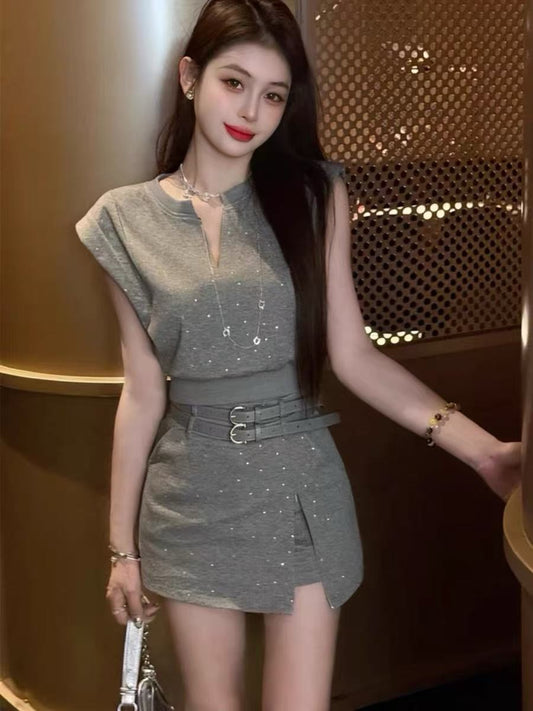耀眼的她 V领开叉上衣烫钻套装 Dazzling Her V-Neck Slit Top Rhinestone Set