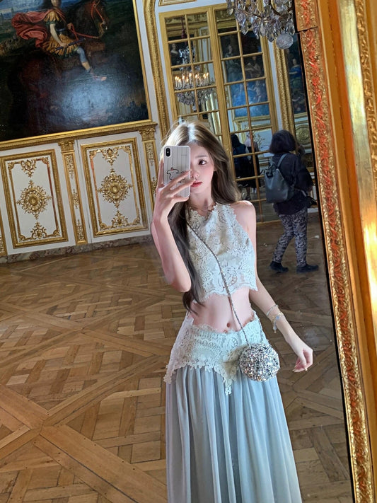 卢浮幻境 精致蕾丝上衣高腰半裙套装 Louvre Illusion – Delicate Lace Top and High-Waisted Skirt Set