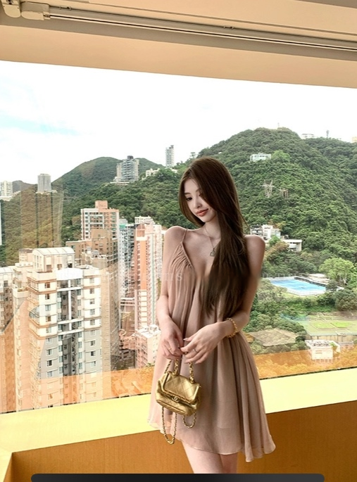 浪漫匿名 雪纺连衣裙露背挂脖连衣裙 Romantic Anonymous Backless Halter Neck Chiffon Dress