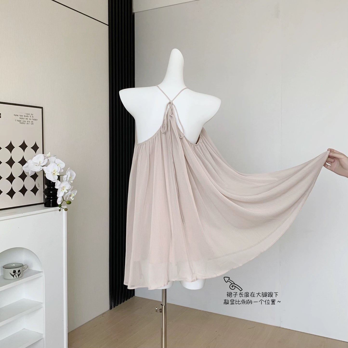 浪漫匿名 雪纺连衣裙露背挂脖连衣裙 Romantic Anonymous Backless Halter Neck Chiffon Dress