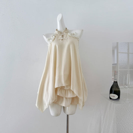粉黛霓裳 盘扣刺绣花朵无袖上衣+松紧腰短裙套装 Pink Elegance – Sleeveless Embroidered Floral Top with Frog Buttons & Elastic Waist Skirt Set