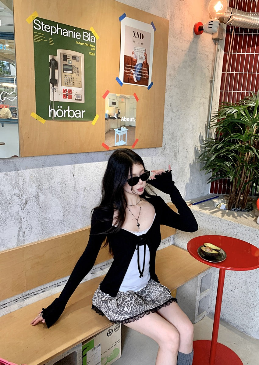 野玫瑰宣言 假两件立体花朵上衣Blooming Soul 3D Floral Patchwork Top