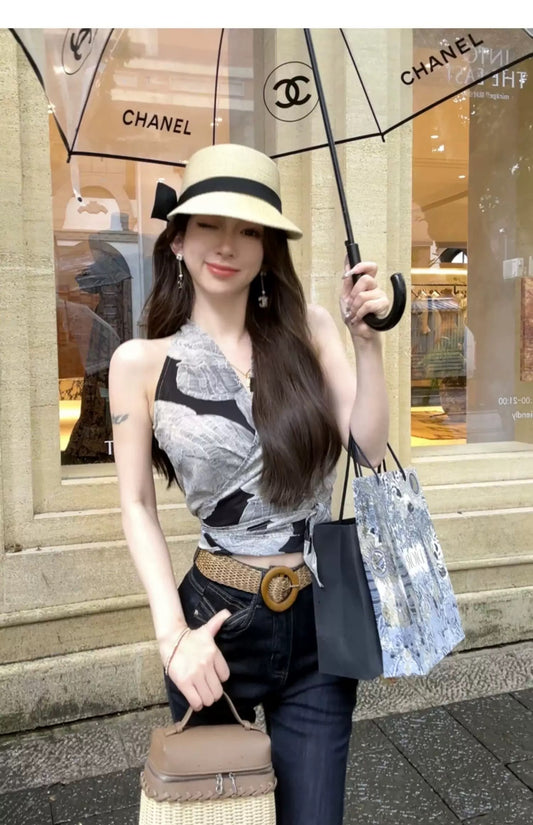 美学背心 复古轻奢设计印花上衣 Aesthetic Tank Top with Vintage-Inspired Luxe Print Design