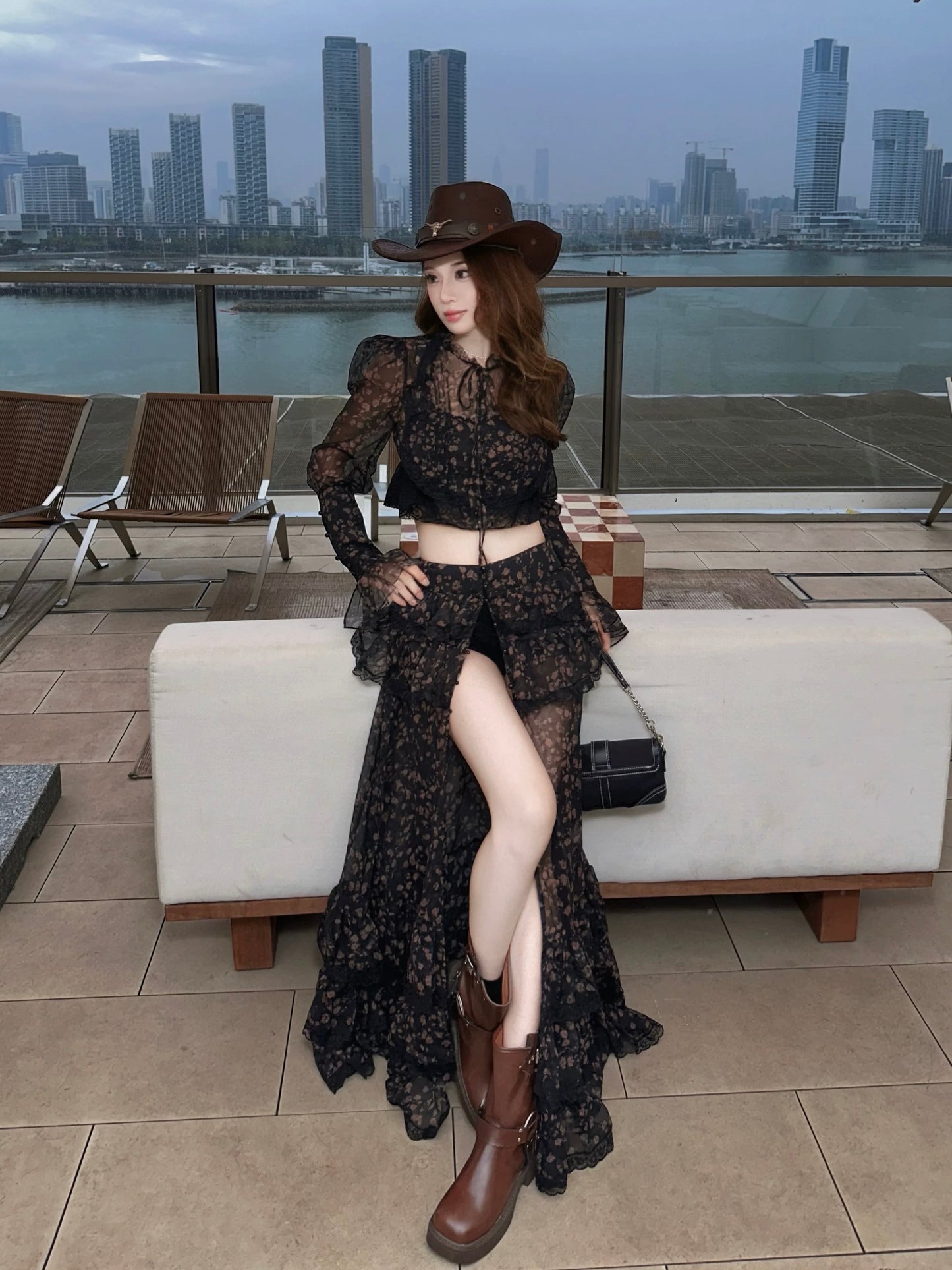 墨点流光 黑色波点上衣荷叶边半裙短裤套装 Ink-Flow French Style Polka Dot Two-Piece Set