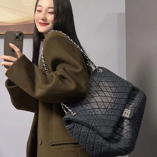 新款牛仔流浪包女菱格链条大容量包包 New Quilted Denim Chain Shoulder Bag for Women – Large Capacity
