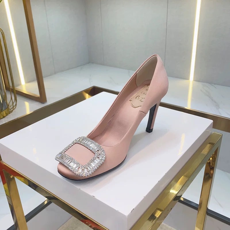 王曼妮同款rv方扣绸缎水钻高跟鞋  Wang Manni-Style Roger Vivier Satin Crystal-Buckle High Heels