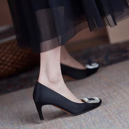 王曼妮同款rv方扣绸缎水钻高跟鞋  Wang Manni-Style Roger Vivier Satin Crystal-Buckle High Heels