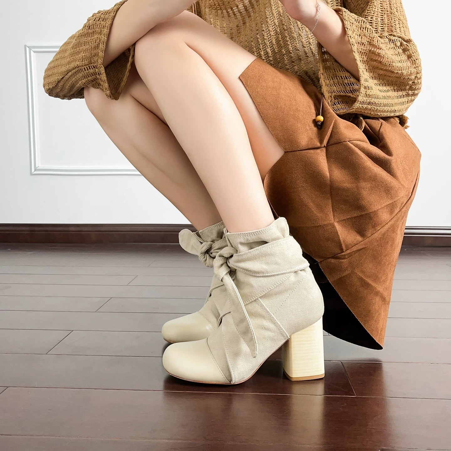 小羊皮圆头粗跟绑带短靴女鞋 Lambleather Round-Toe Chunky-Heel Lace-Up Ankle Boots