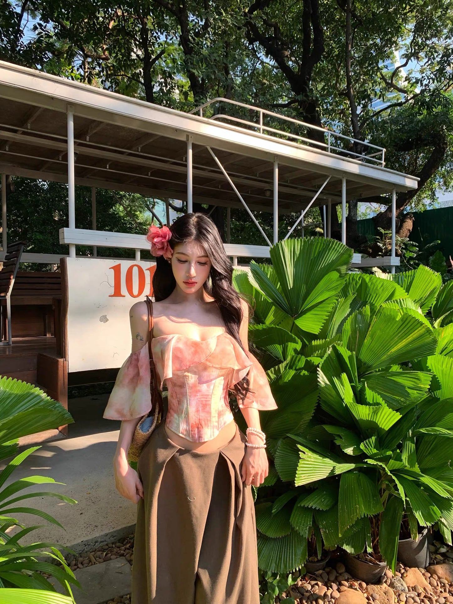 花海 法式性感荷叶边一字肩上衣 Floral Print French Chic Off-the-Shoulder Ruffle Top