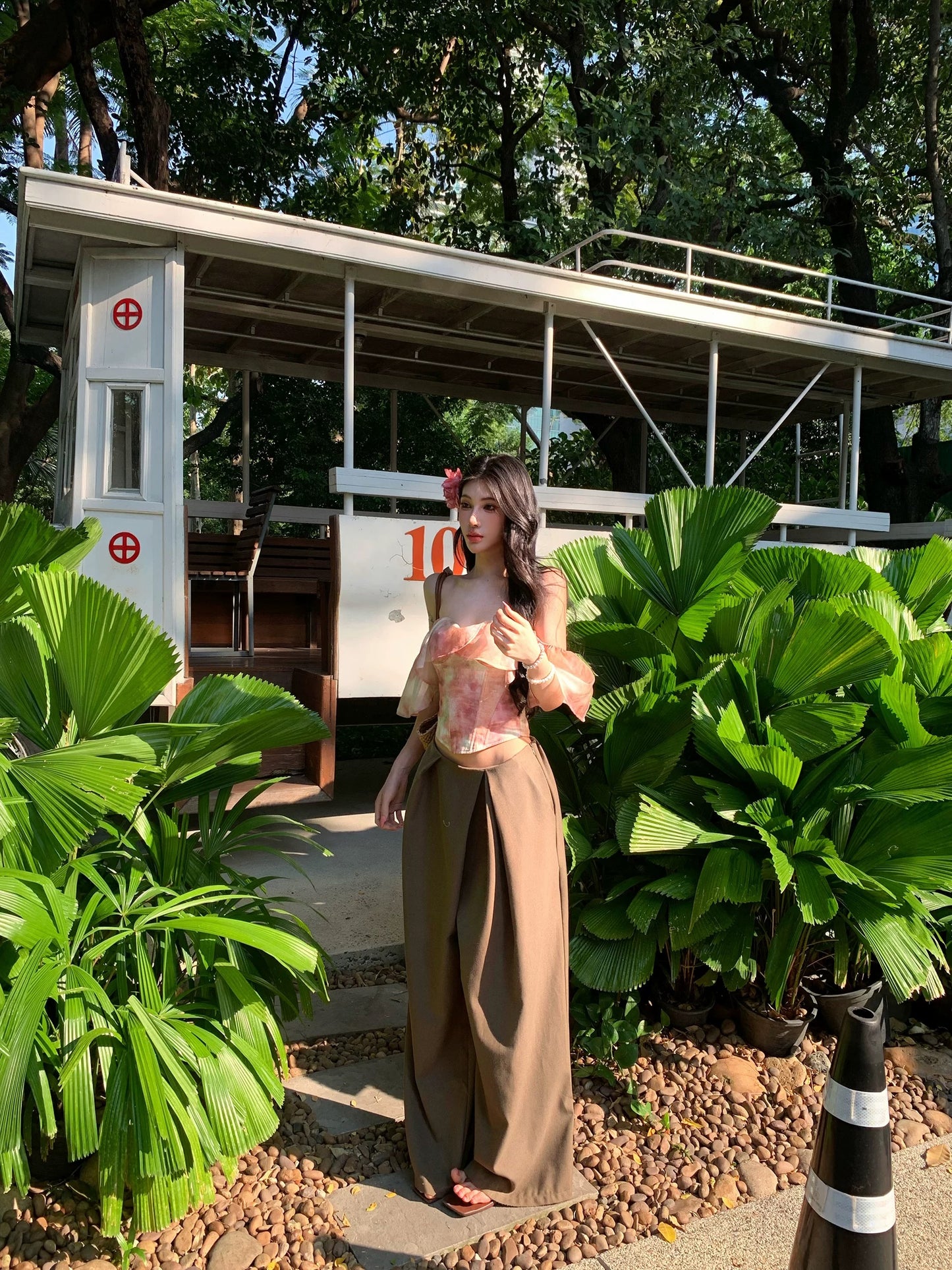 花海 法式性感荷叶边一字肩上衣 Floral Print French Chic Off-the-Shoulder Ruffle Top