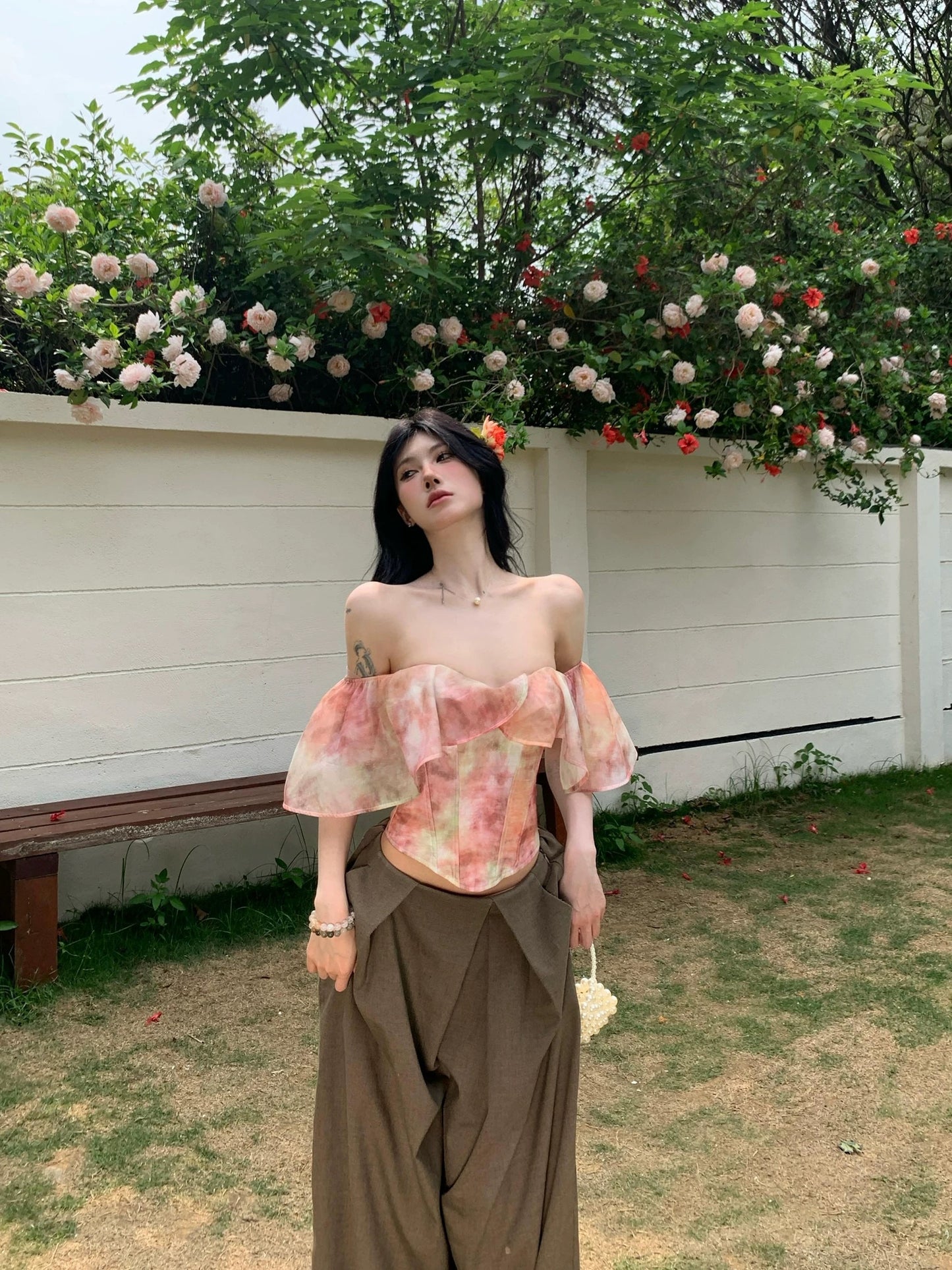 花海 法式性感荷叶边一字肩上衣 Floral Print French Chic Off-the-Shoulder Ruffle Top