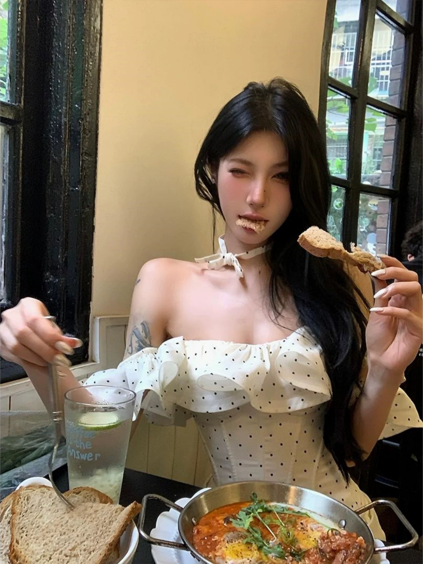 黑糖波霸 波点一字肩鱼骨抹胸上衣 Brown Sugar Boba Polka Dot Off-the-Shoulder Corset Top