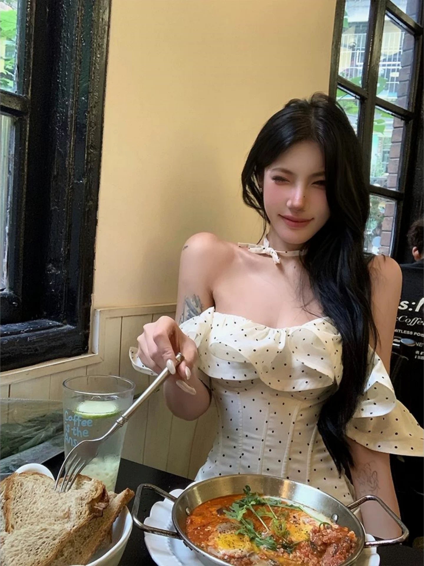 黑糖波霸 波点一字肩鱼骨抹胸上衣 Brown Sugar Boba Polka Dot Off-the-Shoulder Corset Top