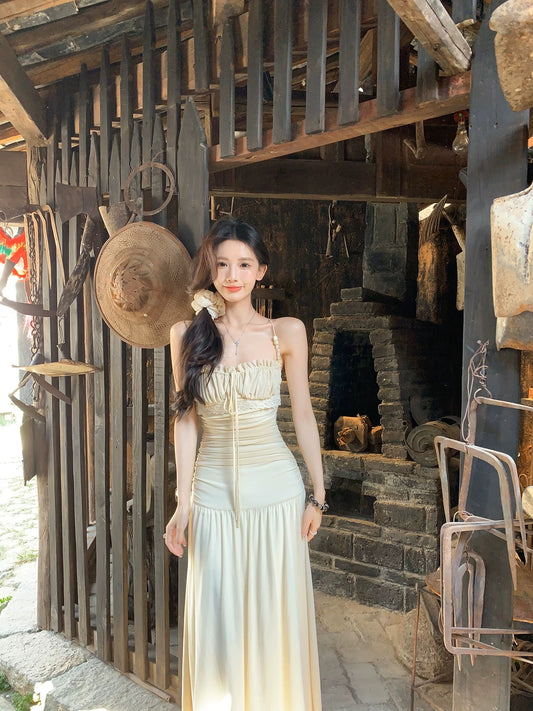 柔欲美神 吊带褶皱收腰显瘦连衣裙 Soft Goddess Ruched Waist-Slimming Spaghetti Strap Dress