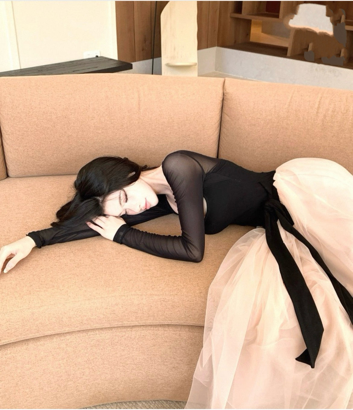 公主邀约 法式长袖假两件修饰连衣裙 French long-sleeve faux-two-piece dress with a princess vibe