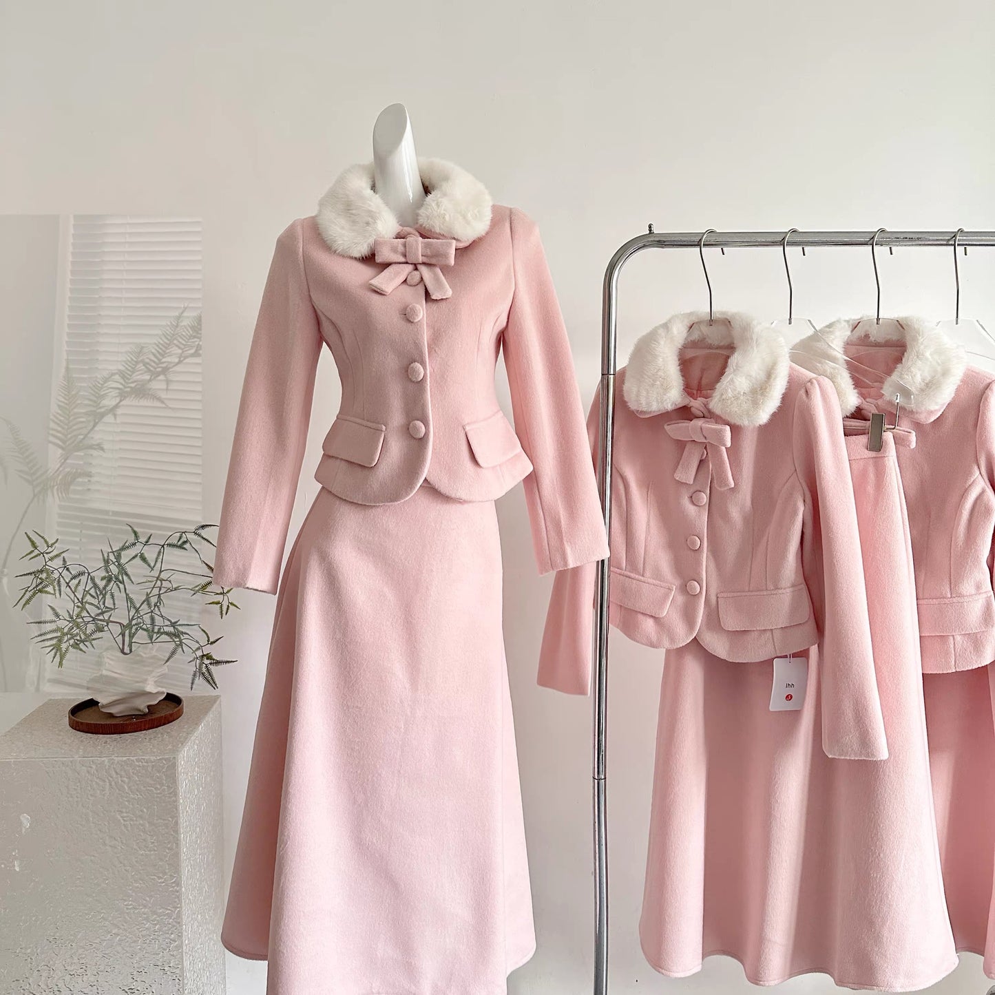 炸鸡欧尼 粉色毛呢外套高腰a字半身裙套装 Pink woolen coat and high-waisted A-line skirt set