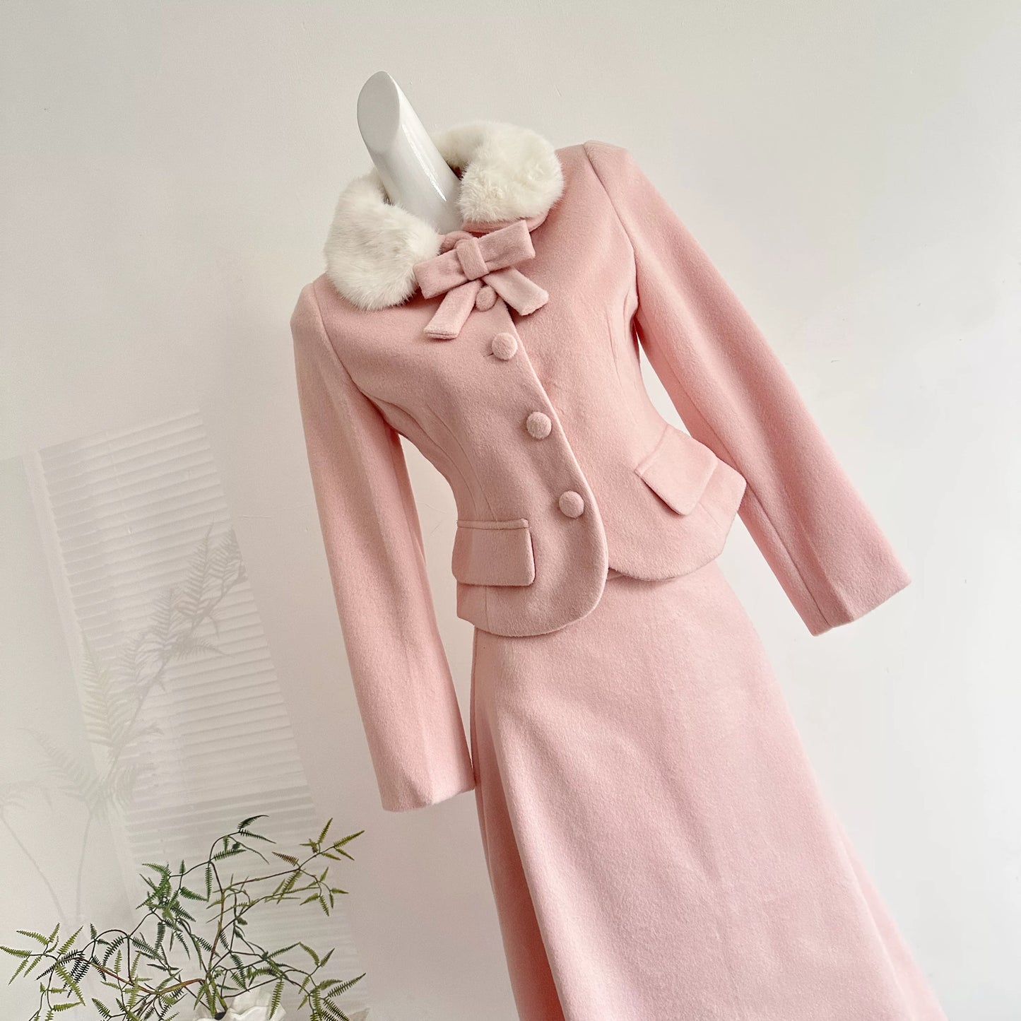 炸鸡欧尼 粉色毛呢外套高腰a字半身裙套装 Pink woolen coat and high-waisted A-line skirt set