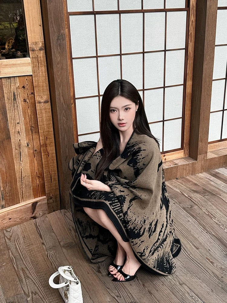 东方古早味 墨染黑驼色百搭披肩 Oriental Vintage-Inspired Ink-Dyed Black Camel Shawl