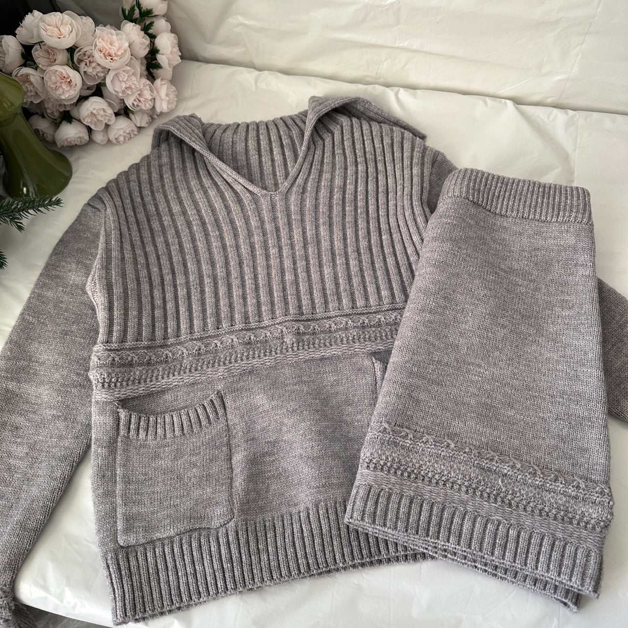 高智冷女 大翻领100绵羊毛针织套装 Cool-Girl Look 100% Merino Wool Knit Set with Oversized Lapel